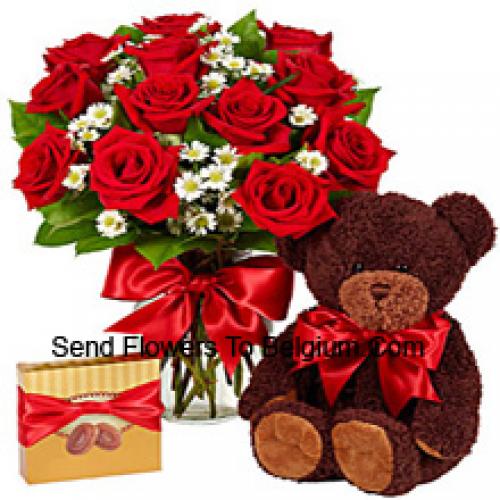 Importierte Schokolade mit niedlichem Teddy und 11 Rosen