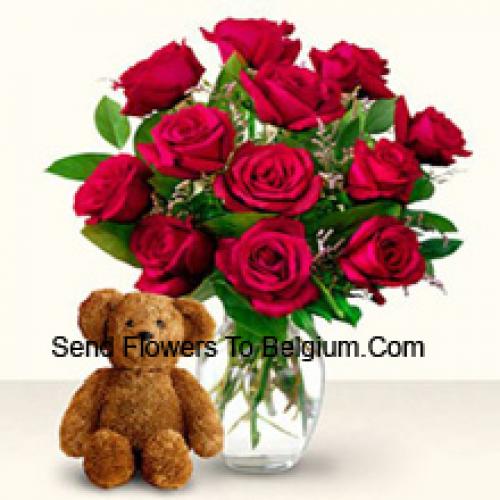 11 Rosas Rojas con Lindo Oso de Peluche de 12 Pulgadas